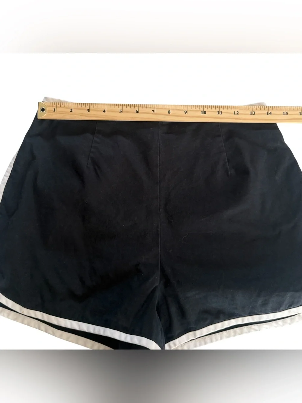 KATE SPADE SATURDAY Piped Short Shorts Black White Size 0